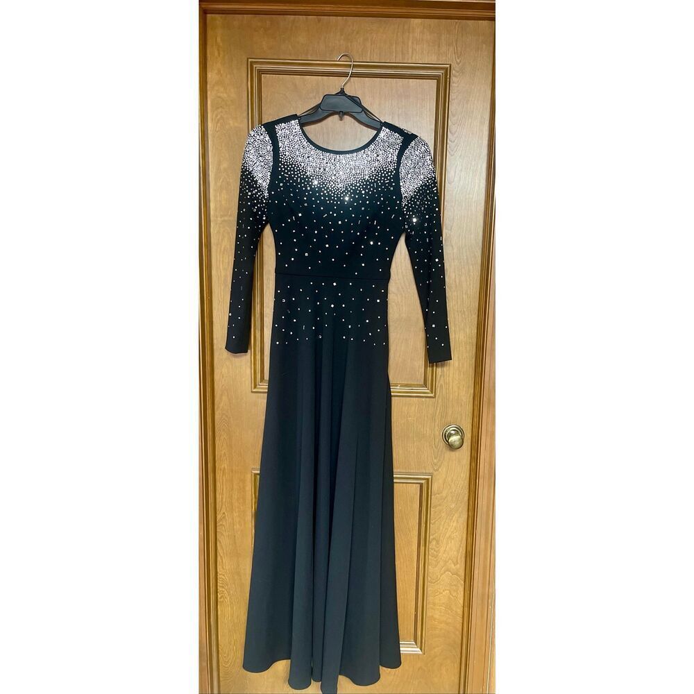 Dress the population Fantastic gown